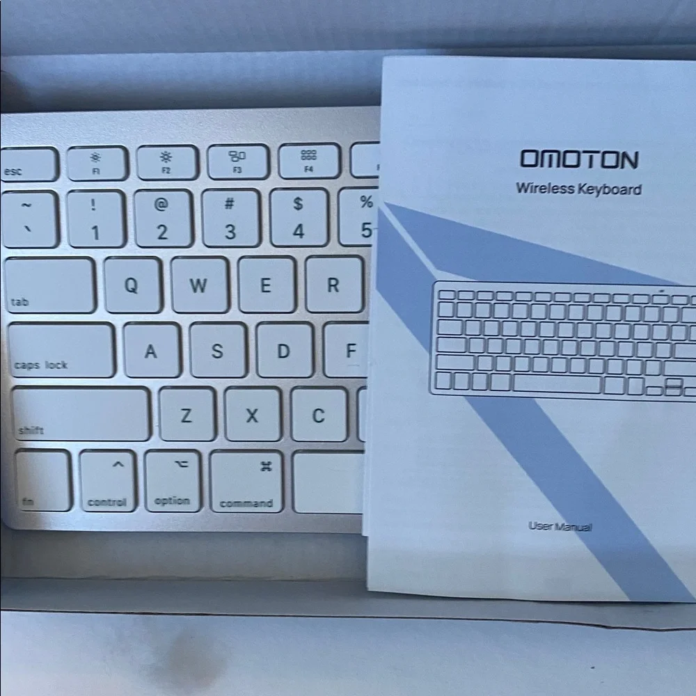 OMOTON Wireless Keyboard and Mouse Set - White